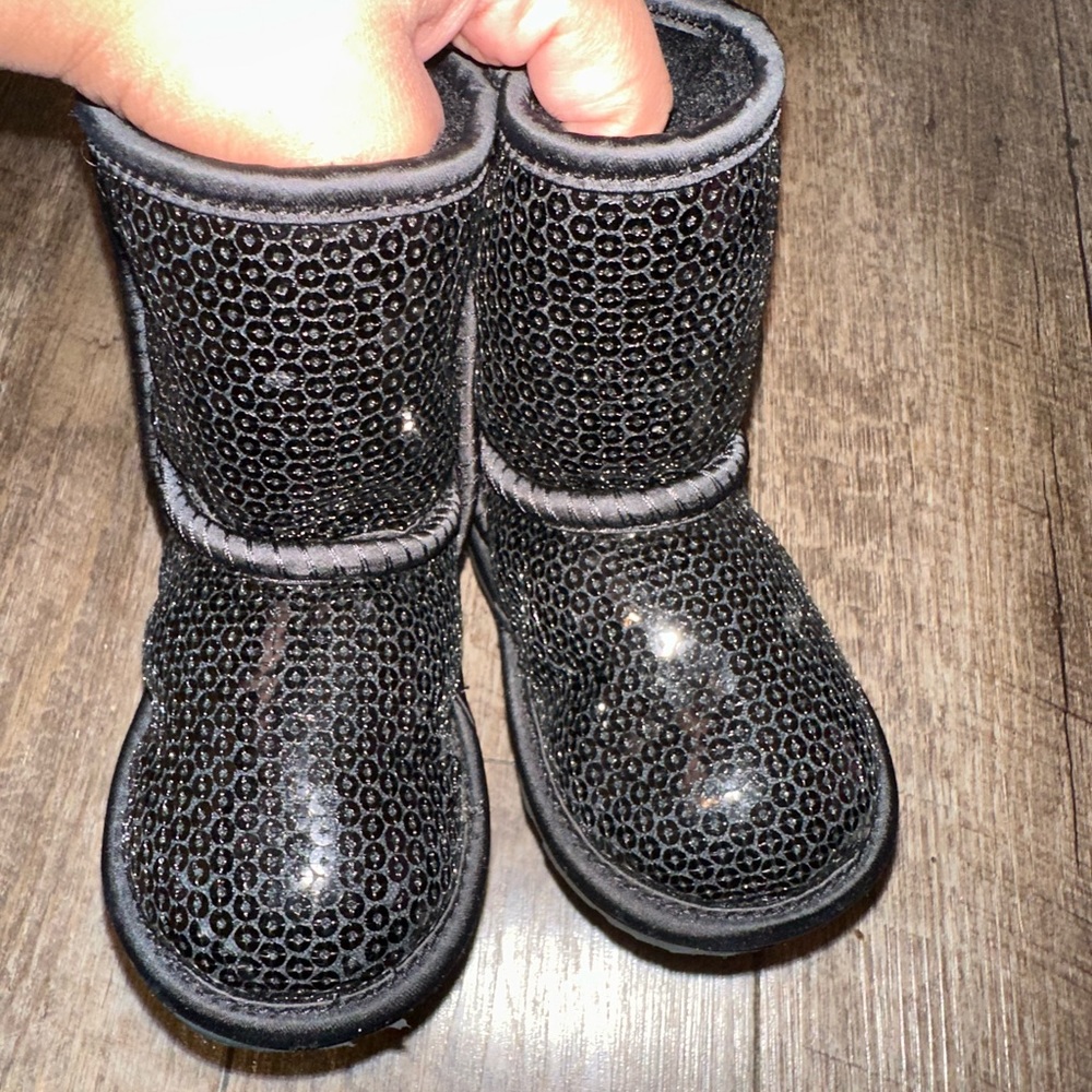 Classic short chunky sequin Ugg